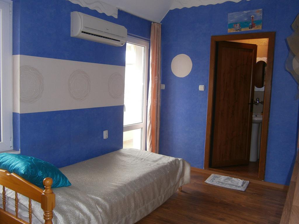 Morska Zvezda Guest House Pomorie Bilik gambar